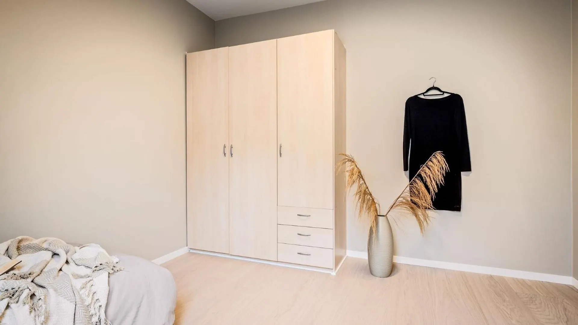 Central Newly Renovated Apartment Берген