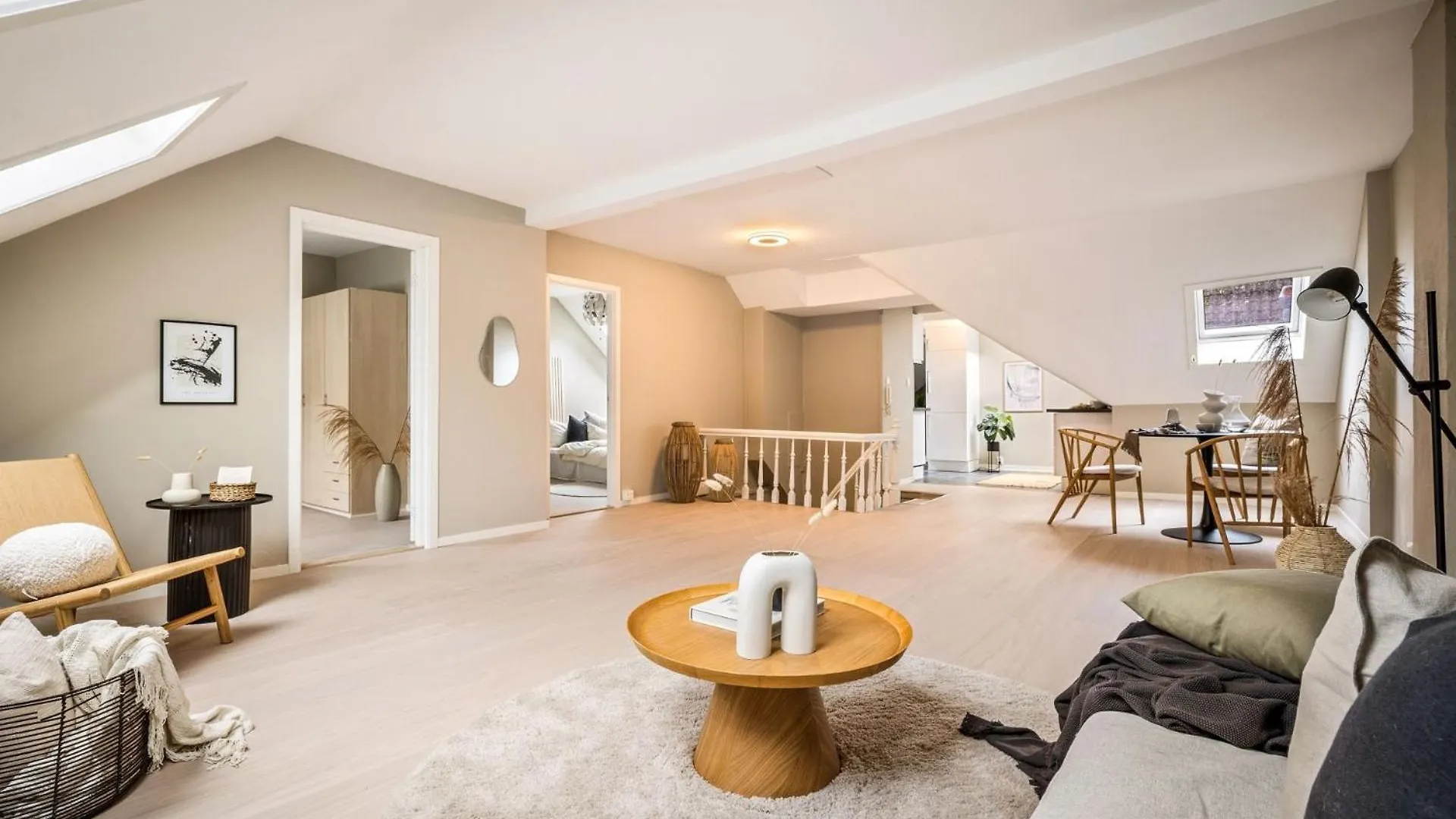 Central Newly Renovated Apartment Берген